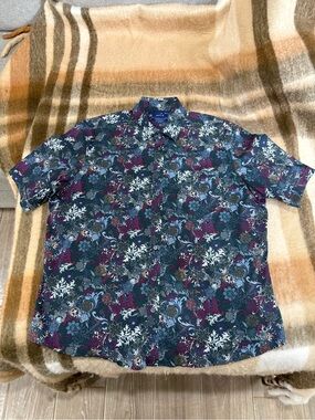 Apt 9 button down pocketed shirt size XL